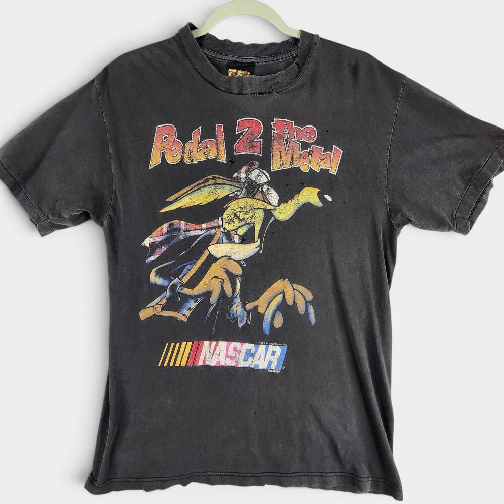 Vintage Looney Tunes Road Runner NASCAR Shirt Adult Small Black 96 Thrashed TSI